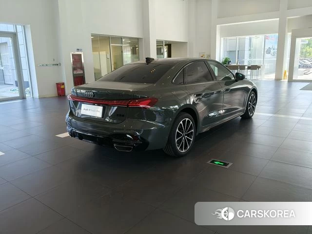 Audi A5L id 4301841 из Китая 15