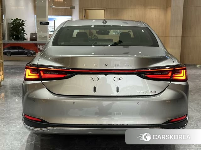 Lexus ES id 4392332 из Китая 17