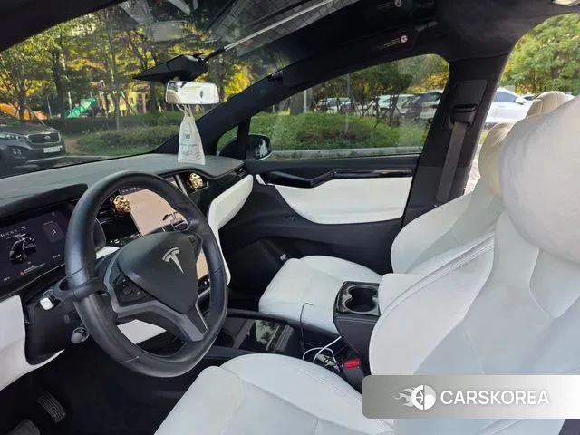 Tesla Model X id 3264213 из Кореи 15