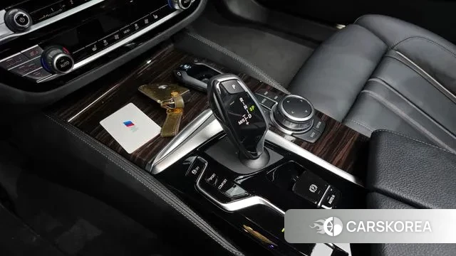 BMW 5 Series (G30) id 2984781 из Кореи 19