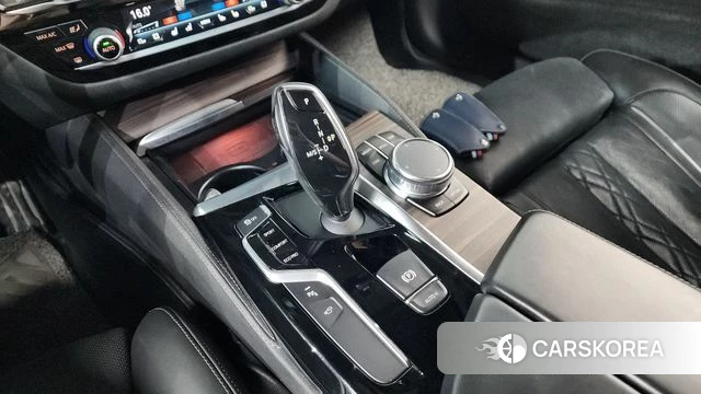 BMW 5 Series (G30) id 3853926 из Кореи 19