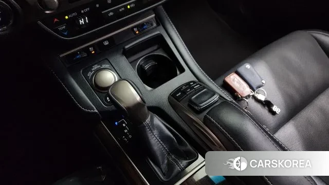 Lexus New ES300h id 3593537 из Кореи 19