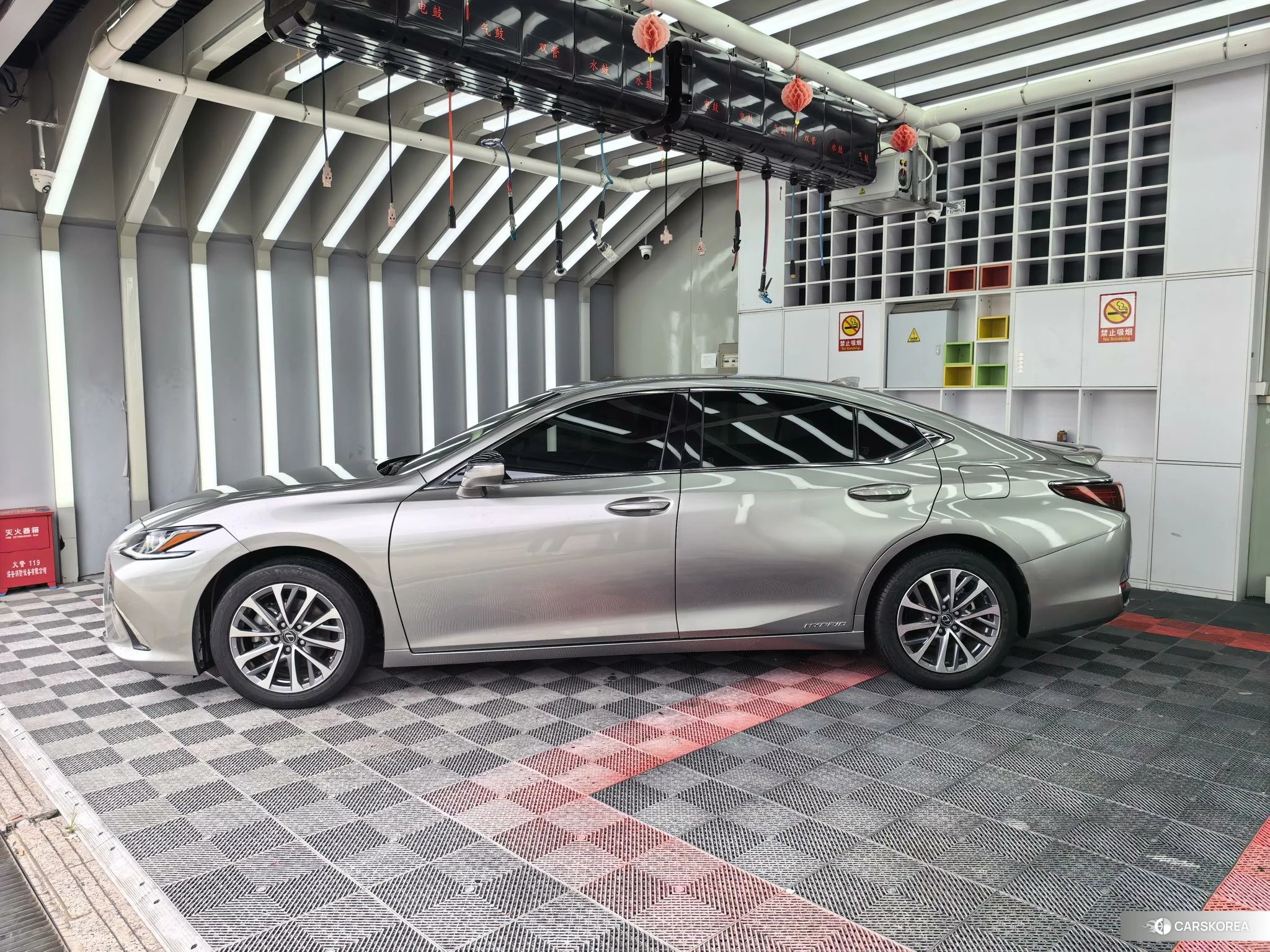 Lexus ES id 4454519 из Китая 9