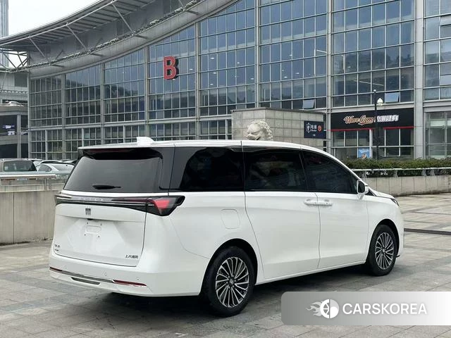 Buick GL8 PHEV id 4182493 из Китая 10