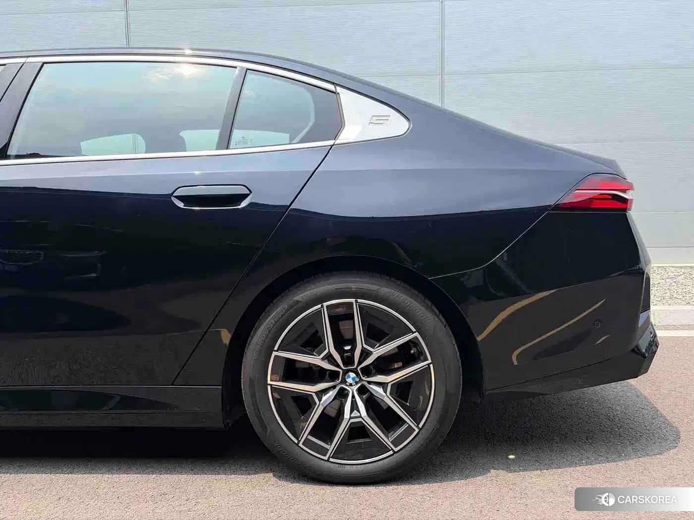 BMW i5 id 4553907 из Китая 12