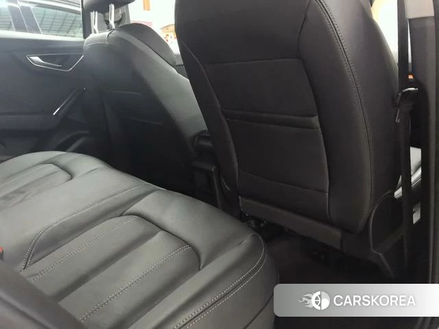 Audi Q2L id 4265943 из Китая 13