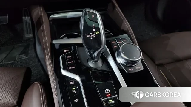 BMW 5 Series (G30) id 3341873 из Кореи 19