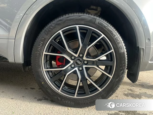 Audi Q5L id 4300421 из Китая 19