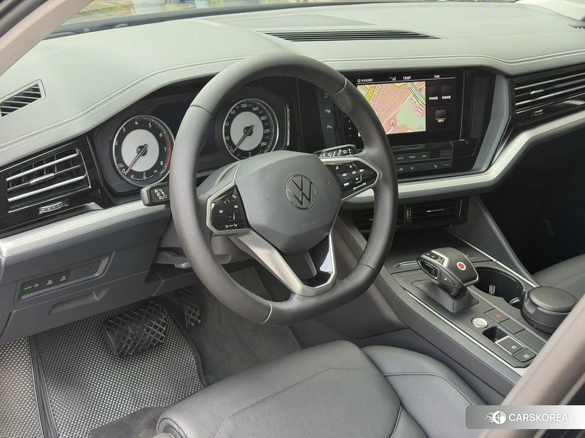 Volkswagen Touareg id 4405745 из Китая 12