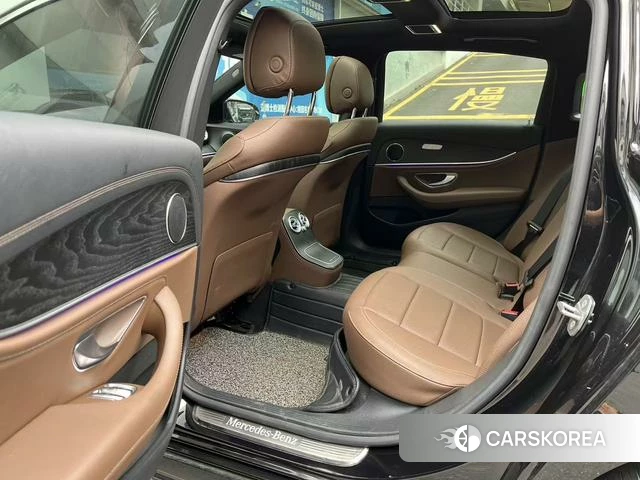 Mercedes-Benz E-class PHEV id 4335378 из Китая 9