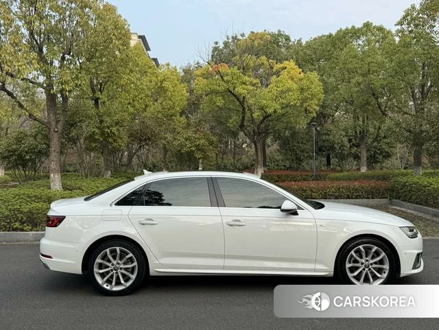 Audi A4L id 4241307 из Китая 9
