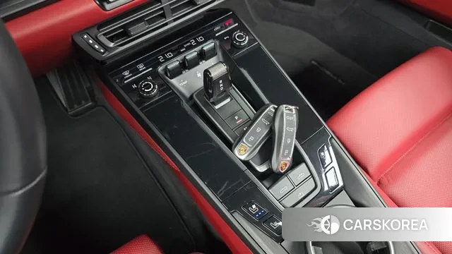 Porsche 911(992) id 3739752 из Кореи 19