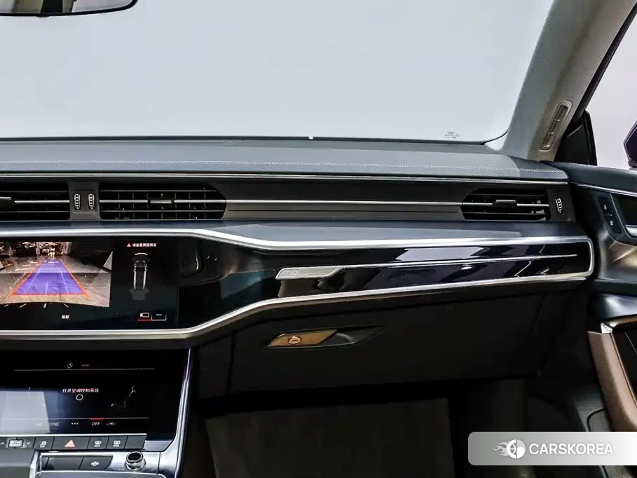 Audi A7L id 4649382 из Китая 34