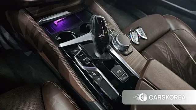 BMW 5 Series (G30) id 3510259 из Кореи 19