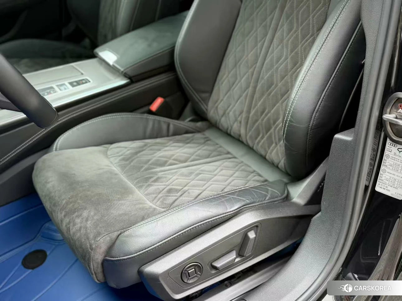 Audi A6L id 4452842 из Китая 14