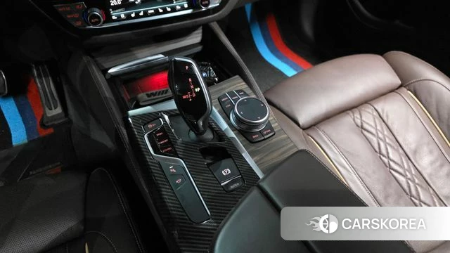 BMW 5 Series (G30) id 4339063 из Кореи 32