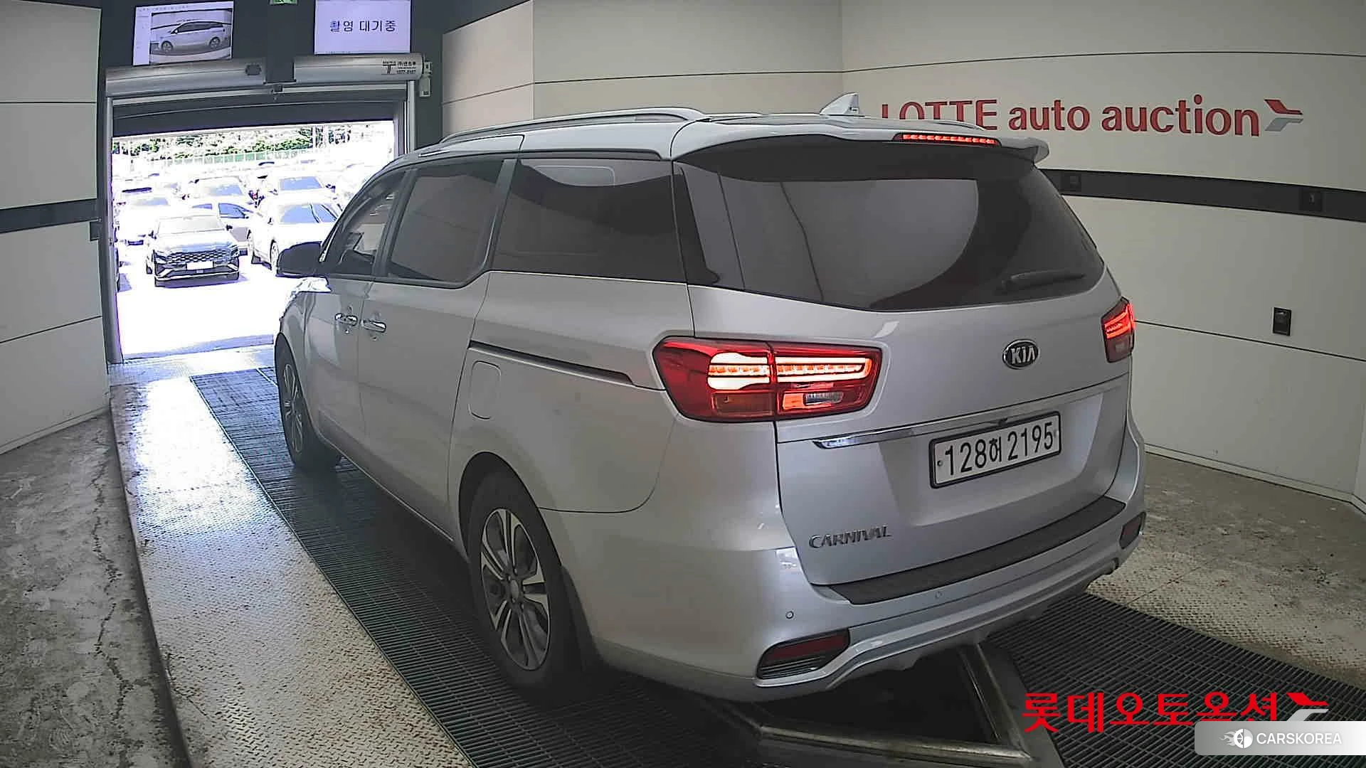 Kia Carnival id 4679381 из Кореи 35