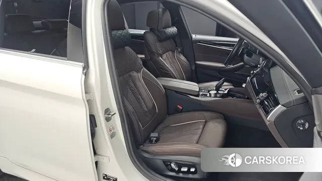 BMW 5 Series (G30) id 2979754 из Кореи 19