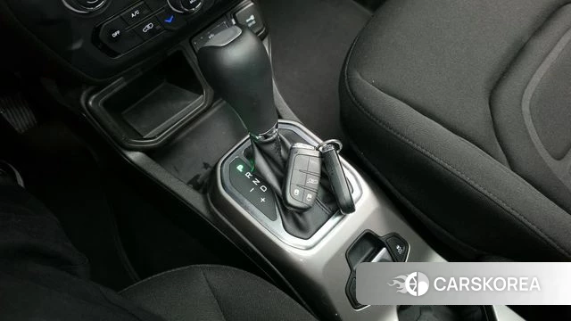 Jeep Renegade id 3940770 из Кореи 19