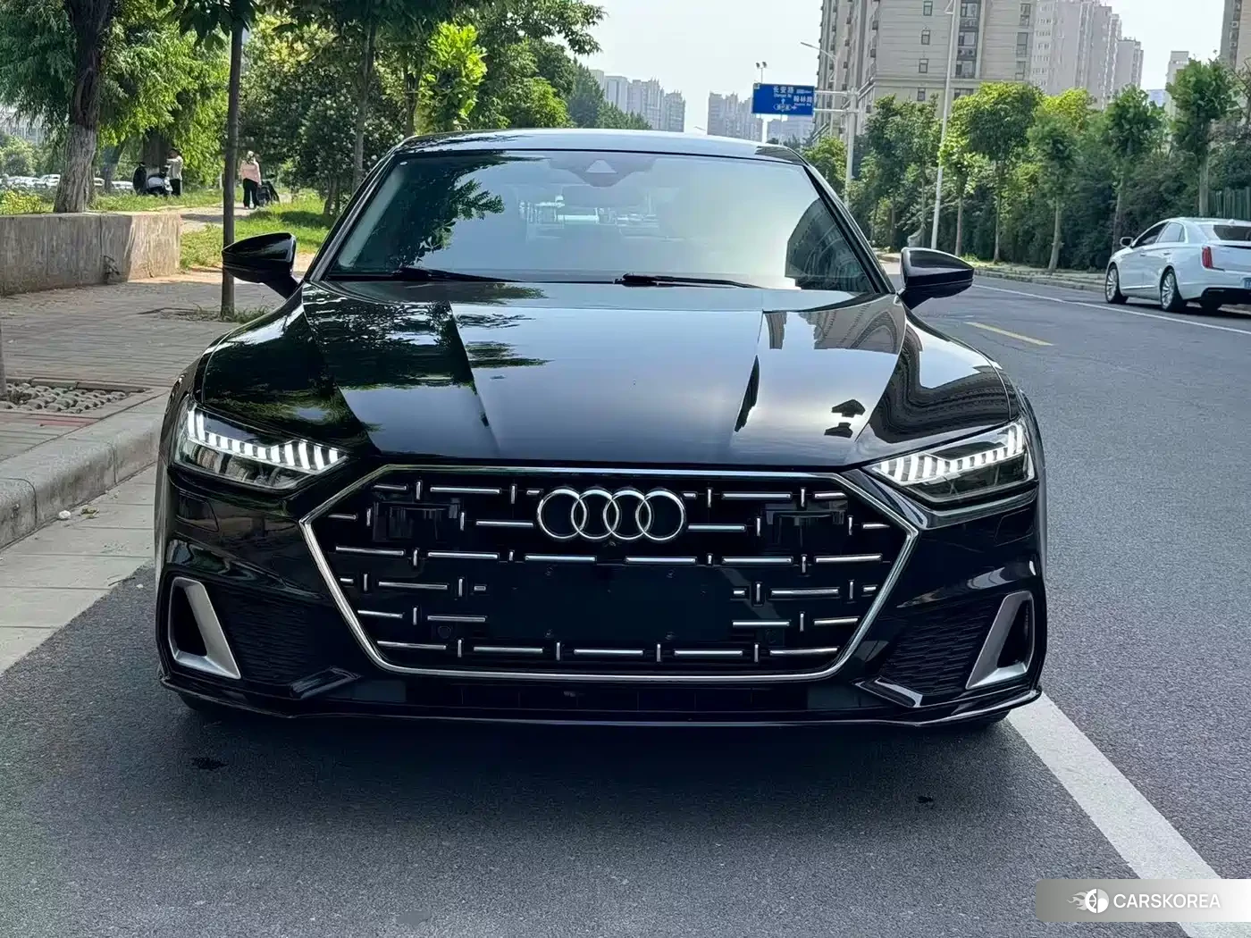 Audi A7L id 4685915 из Китая 9