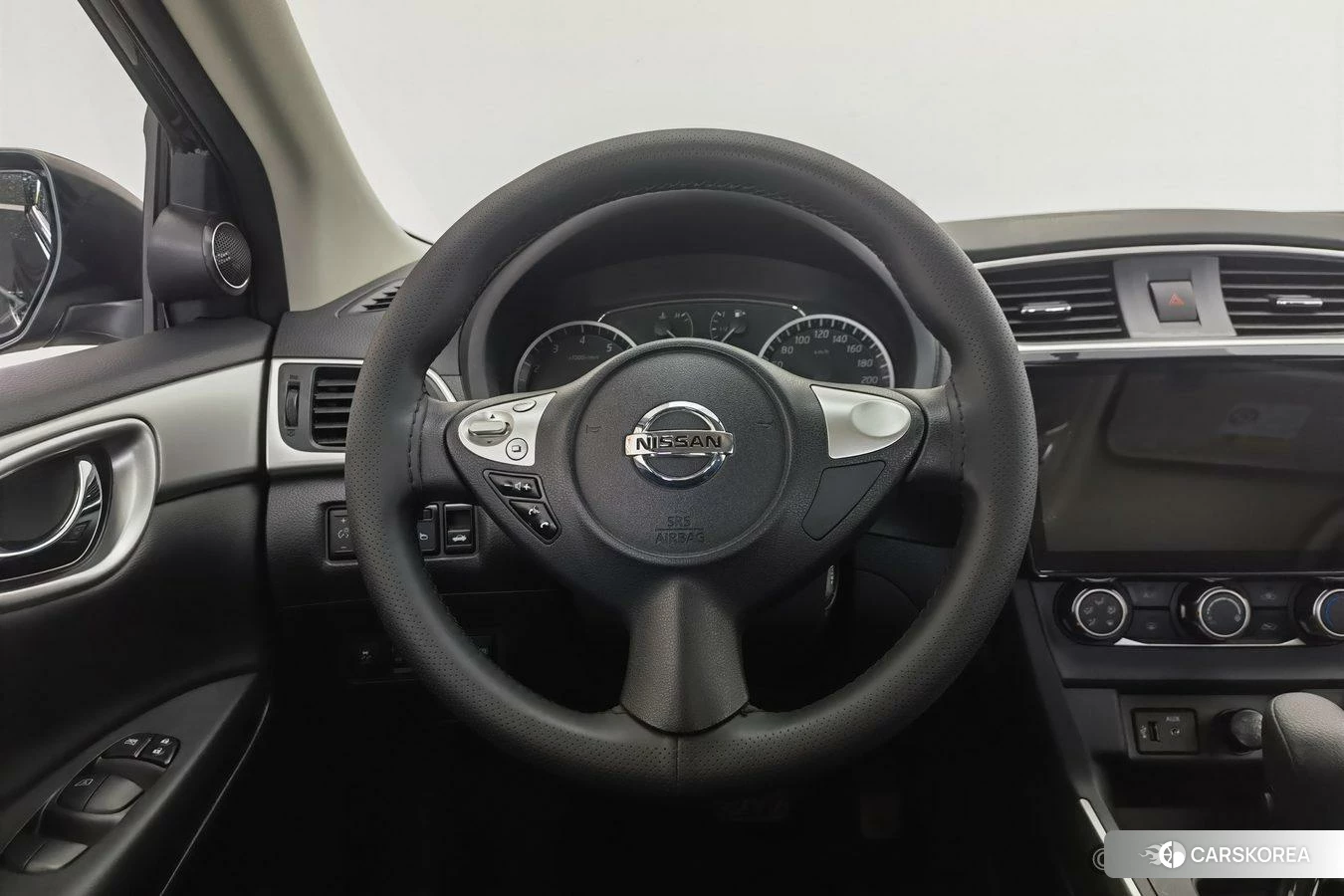 Nissan Xuan Yi id 4407265 из Китая 23