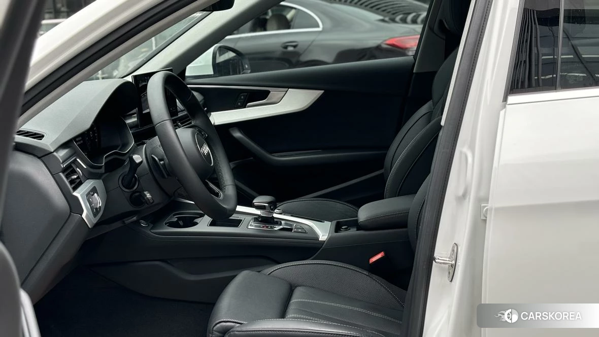Audi A4L id 4467907 из Китая 11