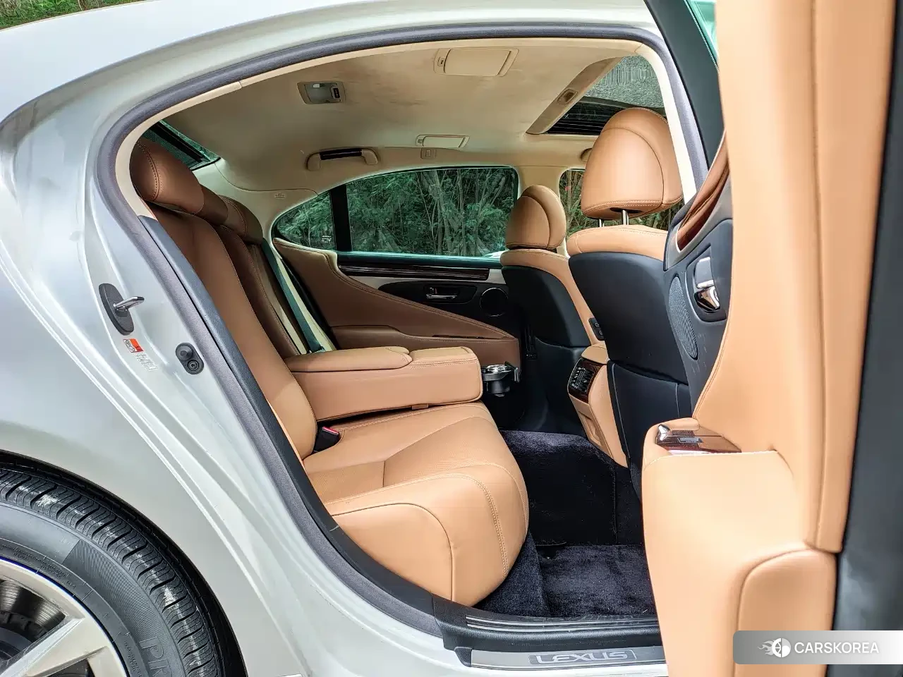 Lexus LS id 4559848 из Китая 12