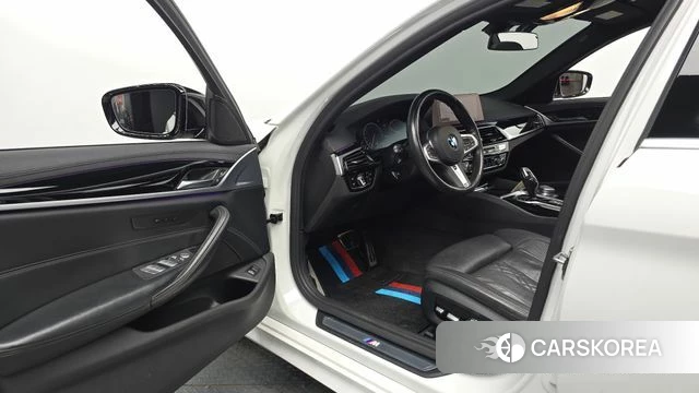 BMW 5 Series (G30) id 4482839 из Кореи 32