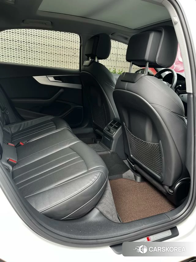 Audi A4L id 3944951 из Китая 21