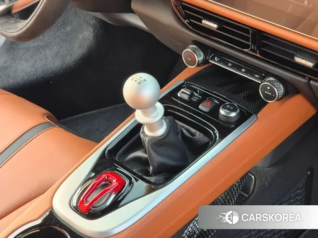 Lotus Emira id 3605686 из Кореи 19