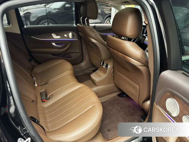 Mercedes-Benz E-class id 4297266 из Китая 20