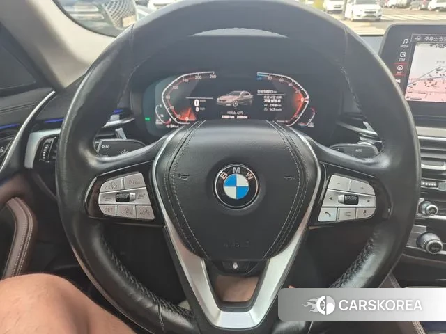 BMW 5 Series (G30) id 3059548 из Кореи 19