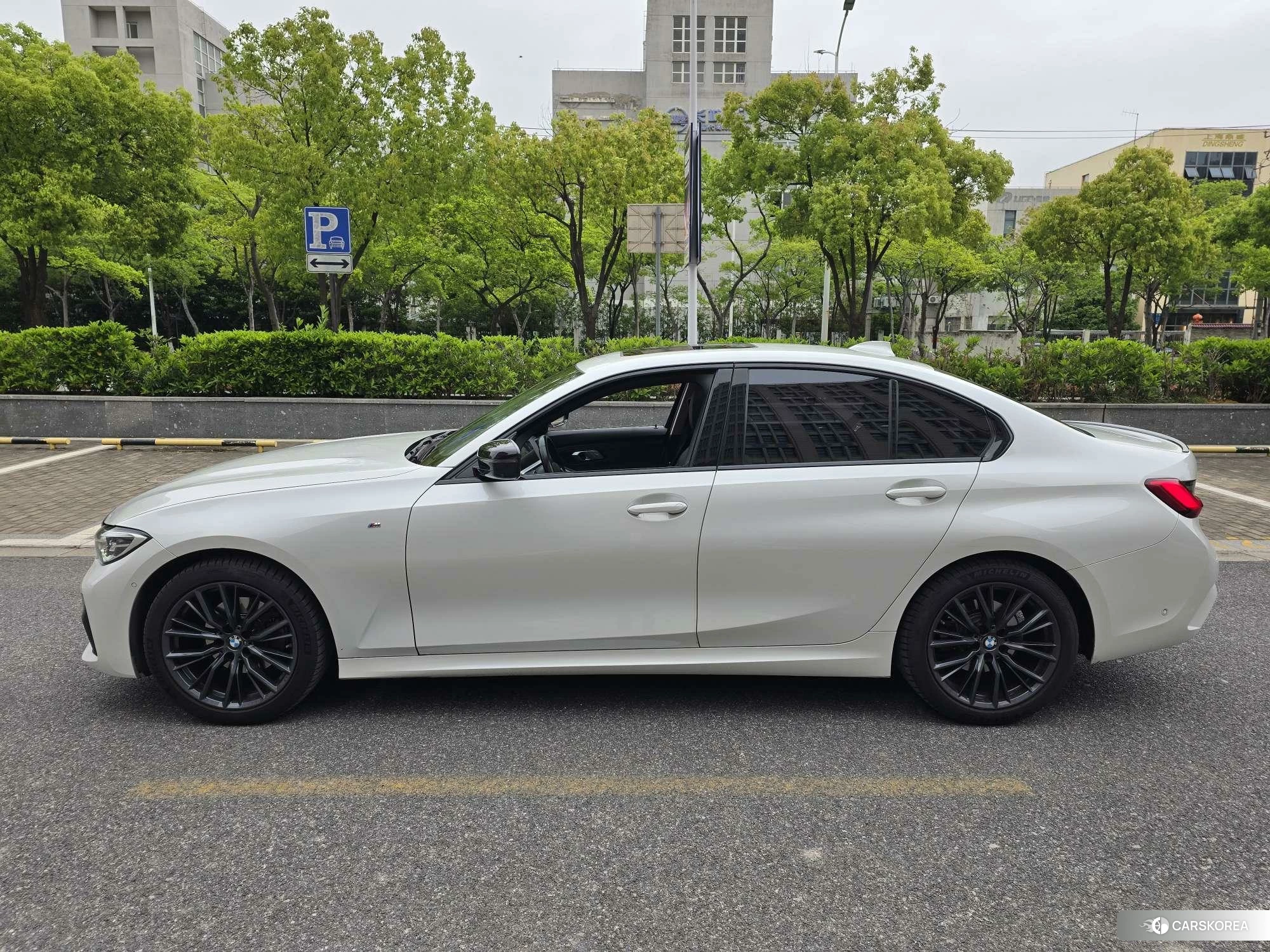 BMW 3 series id 4479353 из Китая 14