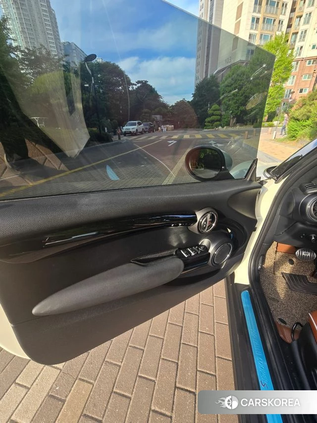 Mini Cooper S Convertible id 4339394 из Кореи 19