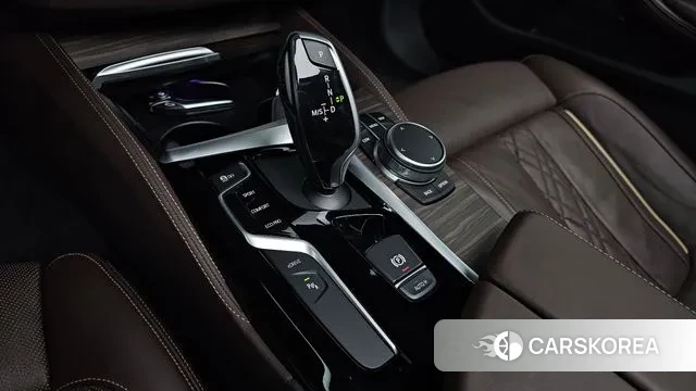 BMW 5 Series (G30) id 3044759 из Кореи 19