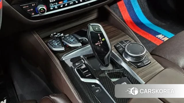 BMW 5 Series (G30) id 3345422 из Кореи 19