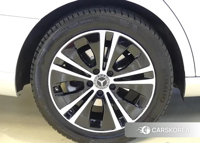 Mercedes-Benz E-Class W213 id 3708609 из Кореи 19