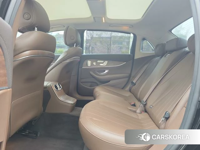 Mercedes-Benz E-class id 4279011 из Китая 11