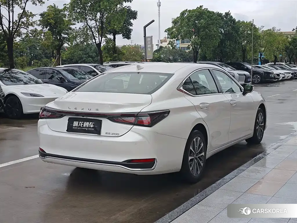 Lexus ES id 4655177 из Китая 9