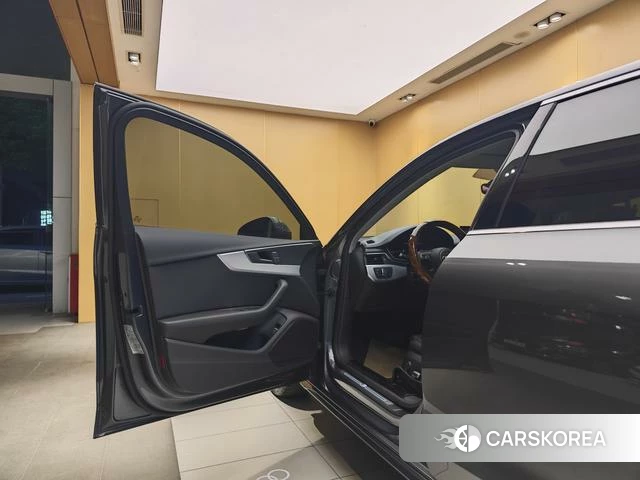 Audi A4L id 4277295 из Китая 34