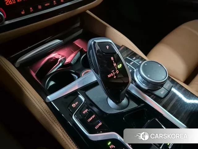 BMW 5 Series (G30) id 3727299 из Кореи 19