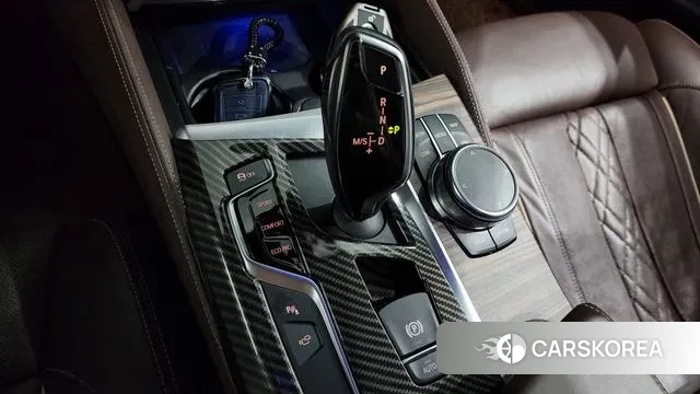 BMW 5 Series (G30) id 3682685 из Кореи 19