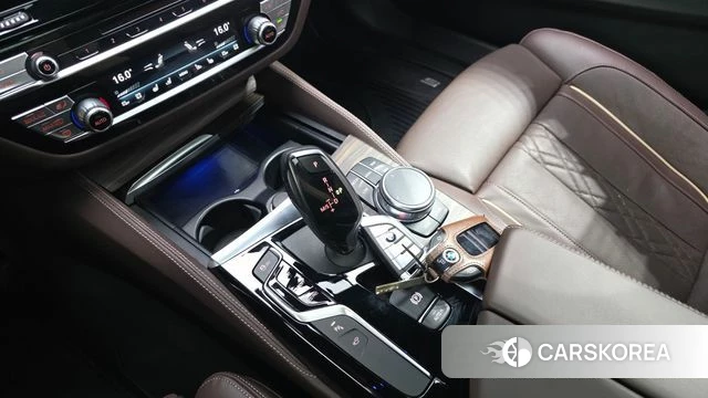 BMW 5 Series (G30) id 4416809 из Кореи 32