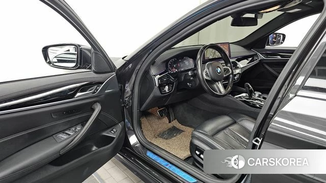 BMW 5 Series (G30) id 3866050 из Кореи 19