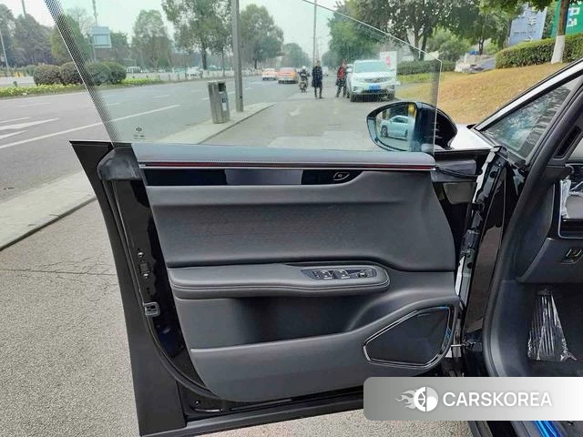 Gao He HiPhi X id 3908504 из Китая 14