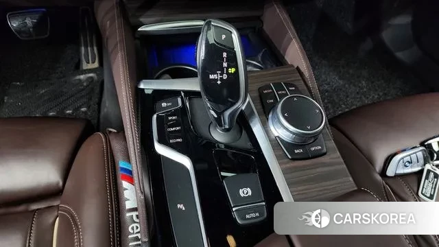 BMW 5 Series (G30) id 3253602 из Кореи 19