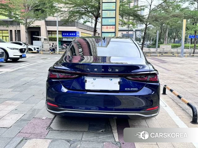 Lexus ES id 3907763 из Китая 13