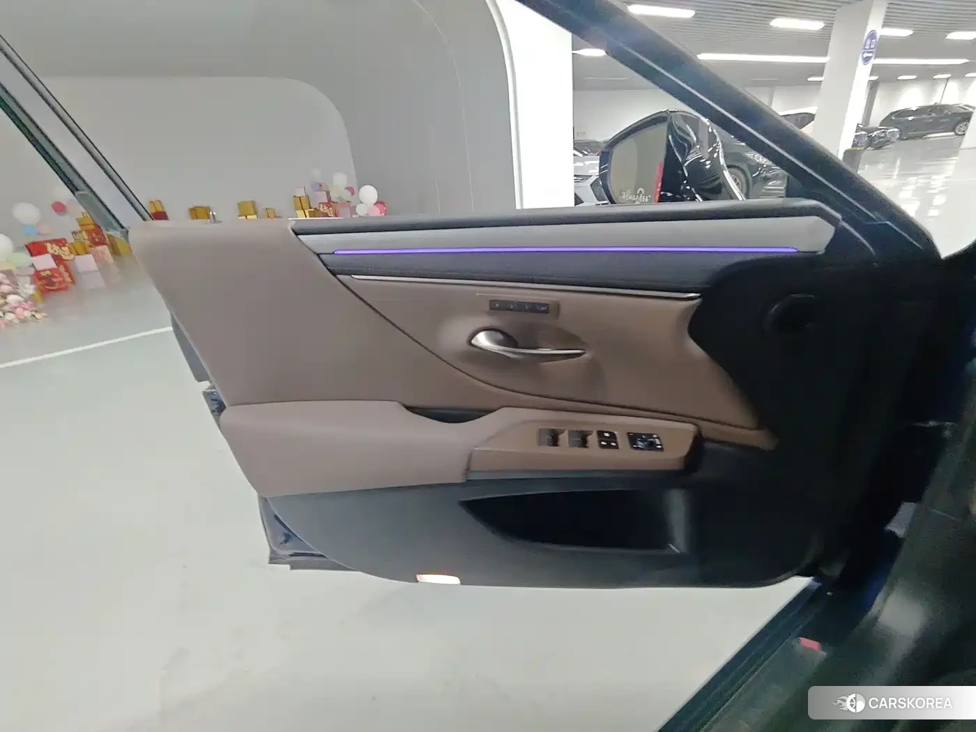 Lexus ES id 4617132 из Китая 13