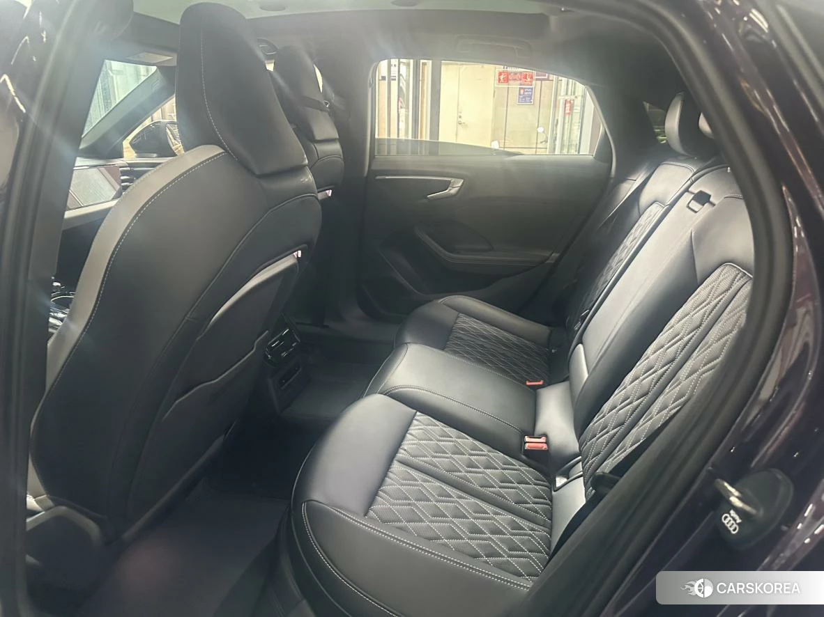 Audi A5L id 4487426 из Китая 9
