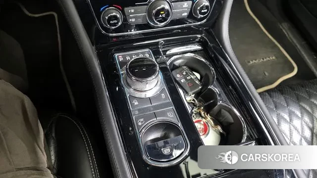 Jaguar All New XJ id 3778773 из Кореи 19